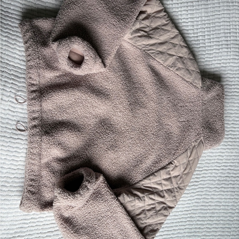 Offline by Aerie Quilted Sherpa Jacket - Picture 4 of 6